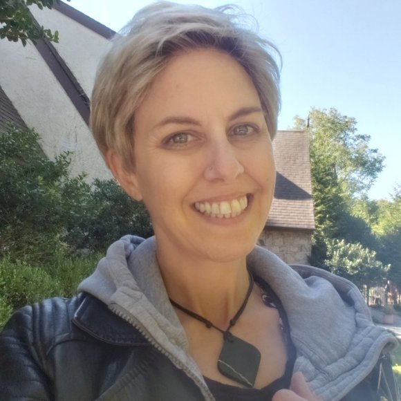 Meet your Posher, Dawn - Picture 1 of 2